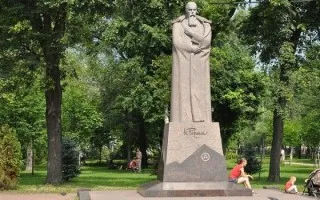 Куда поехать: фонтаны, янтарная комната или английский парк